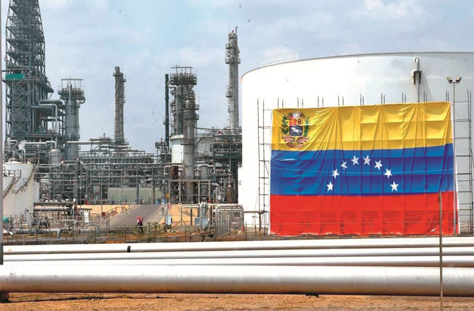 File photo of a Venezuelan oil refinery
